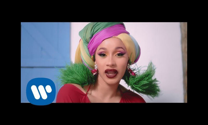 「Cardi B（カーディ・B）のおすすめ人気曲・アルバム」のアイキャッチ画像